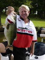 Pro Guide Gary Johnson with a Lake Fork bass weighing over 9 lbs. Caught and released 8-5-08