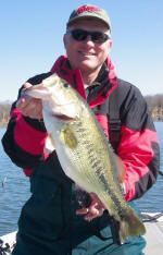 Bernie from Minnesota with a long and strong 8 lb 2 oz lunker