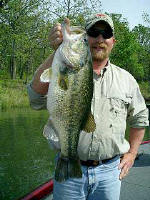 Frank Ellison with 9.4 lb bass at Lake Fork with J.W. Peterson, April 8, 2005